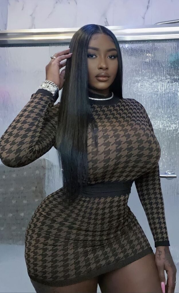 Vanessa Royale – Jamaican phone sex girl in Birmingham wearing tight dress